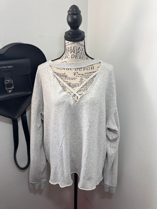 VS PINK SWEATER GRAY