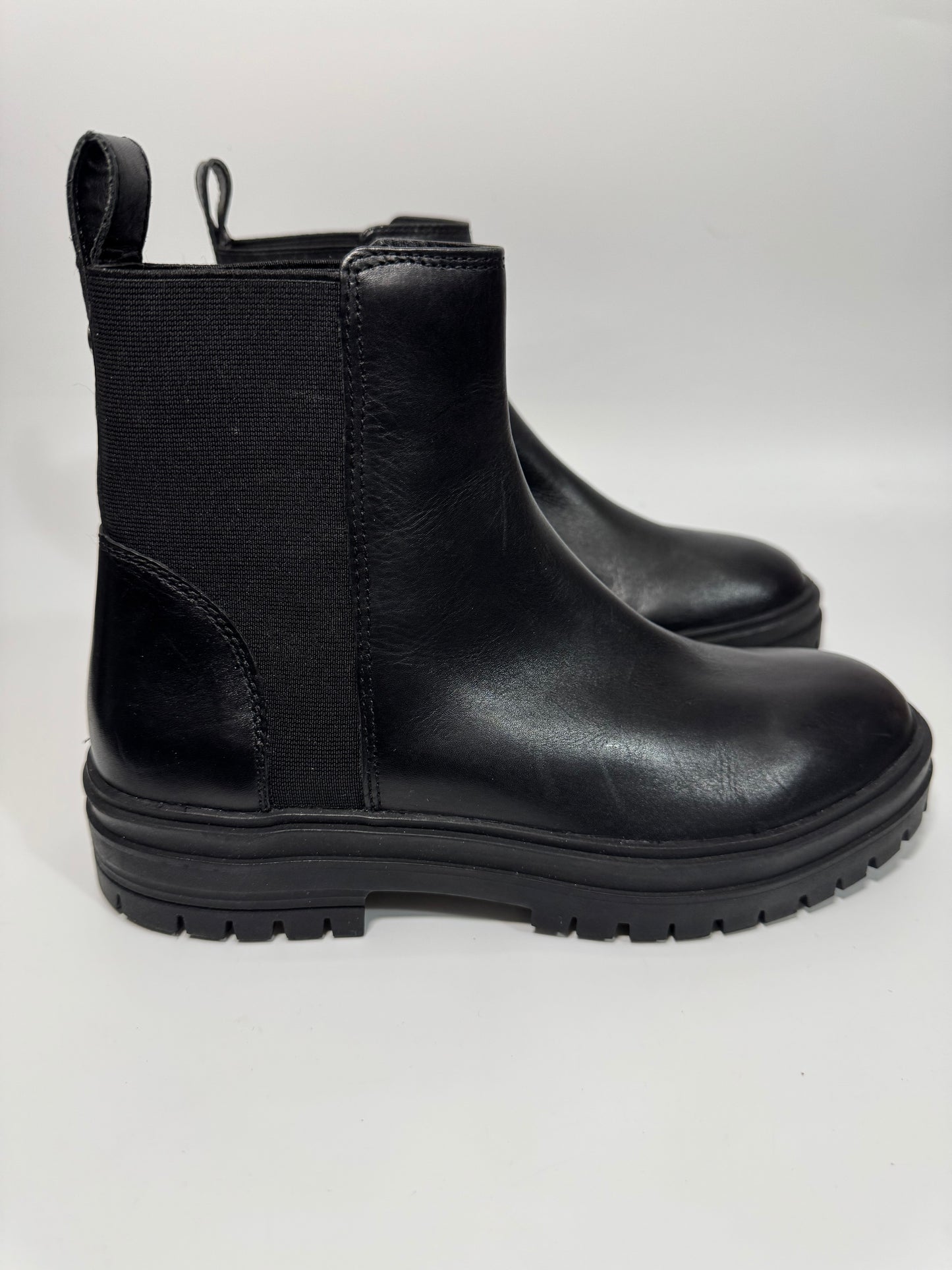 STEVE MADDEN BOOTS