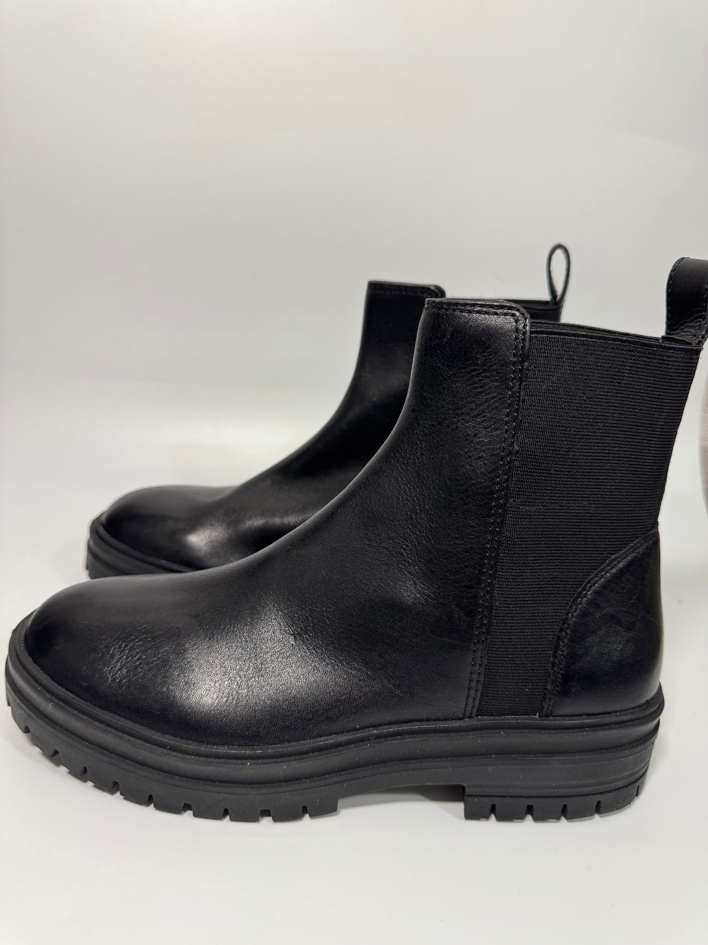 STEVE MADDEN BOOTS