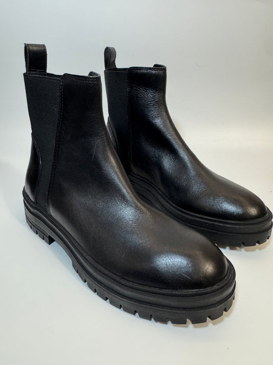 STEVE MADDEN BOOTS